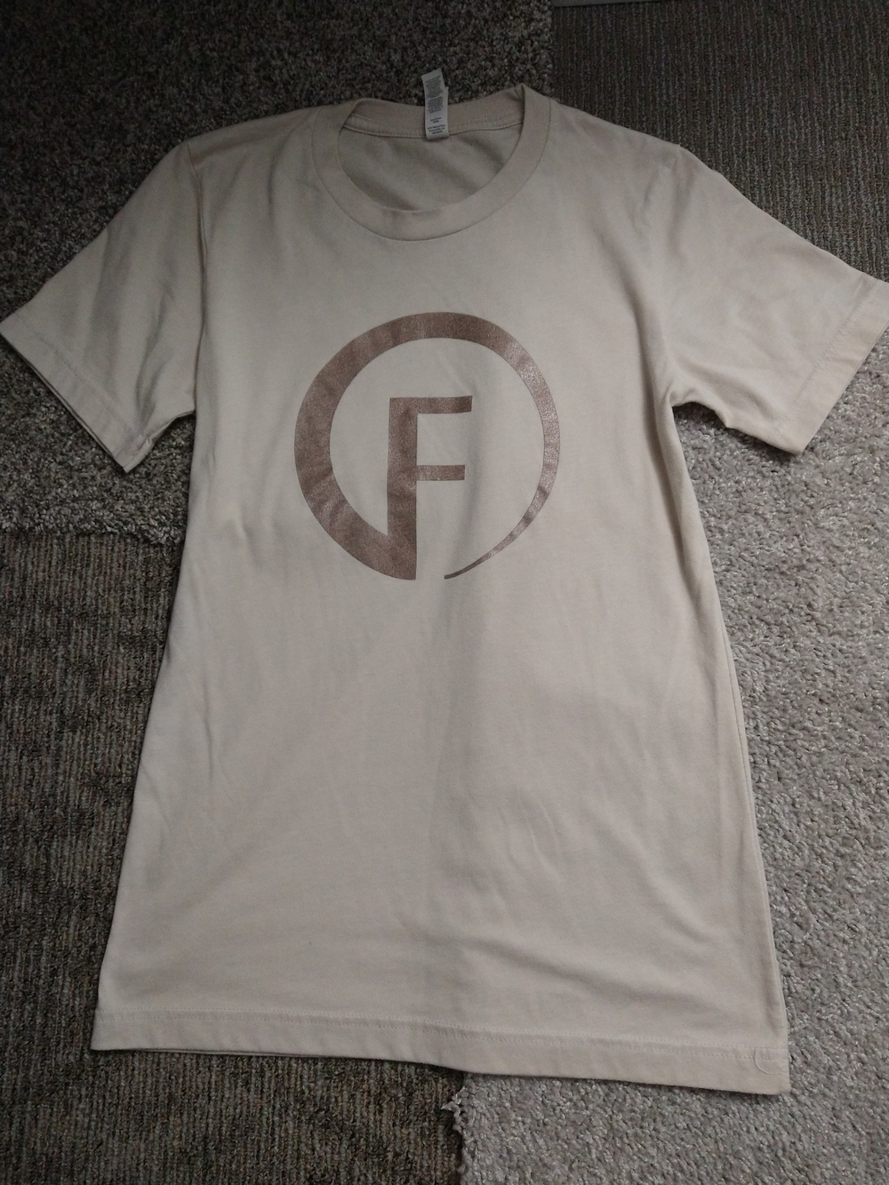 Bella Canvas Cream Tee with Bronze Circle 'F' Graphic Women's Small